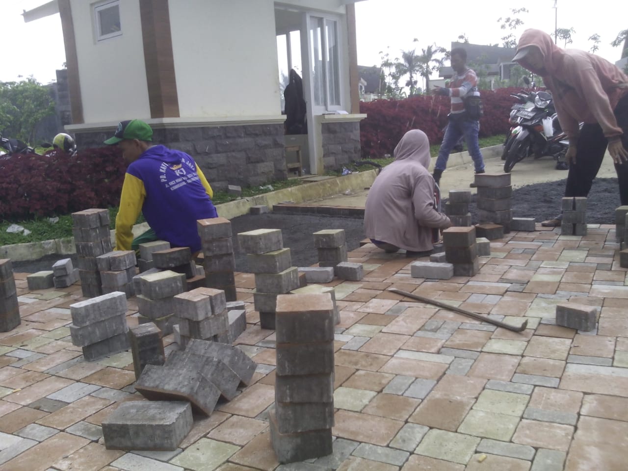 pengaspalan aspal hotmix murah bogor Pemasangan murah pavin Block bogor 