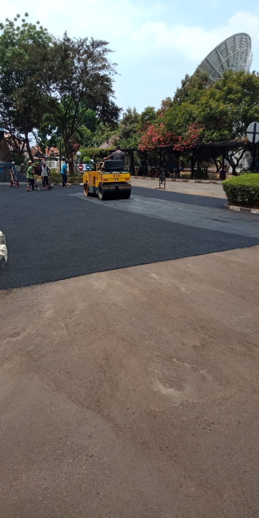 pengaspalan aspal hotmix murah bogor Pengaspalan murah area halaman perkantoran bogor